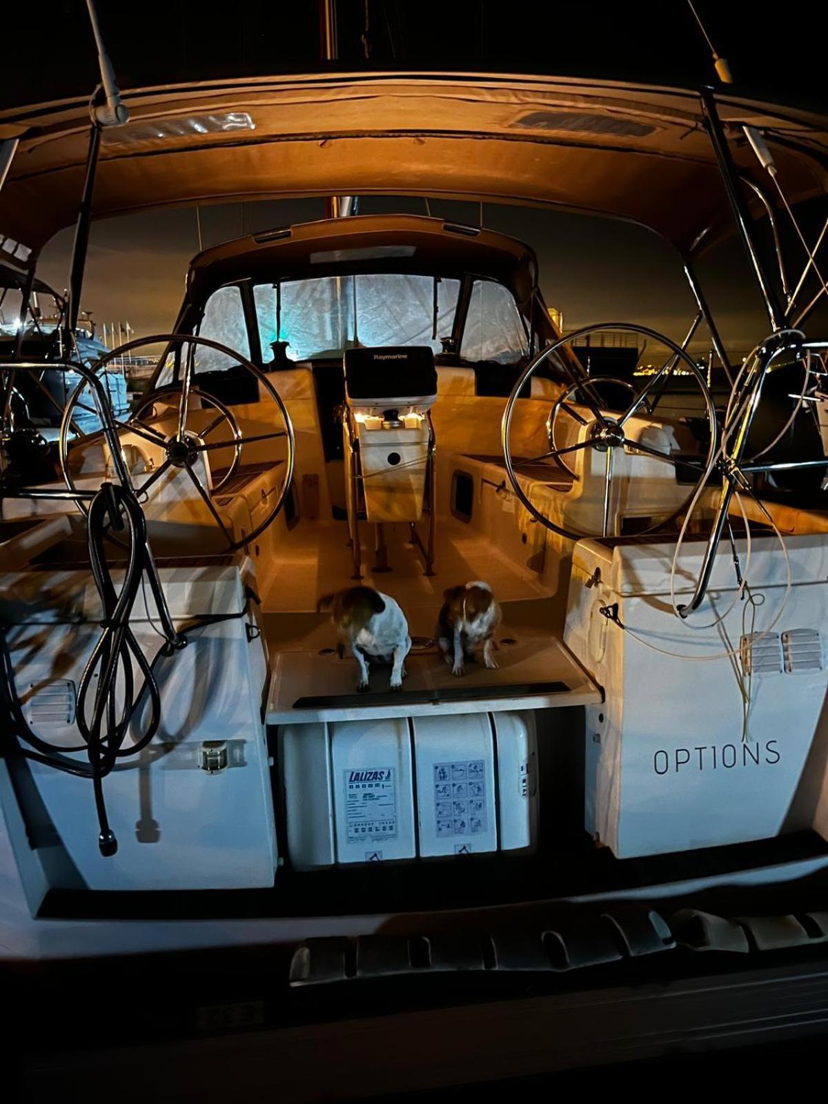Hotel Sleep Aboard A Modern Sailboat In Oeiras Exteriér fotografie