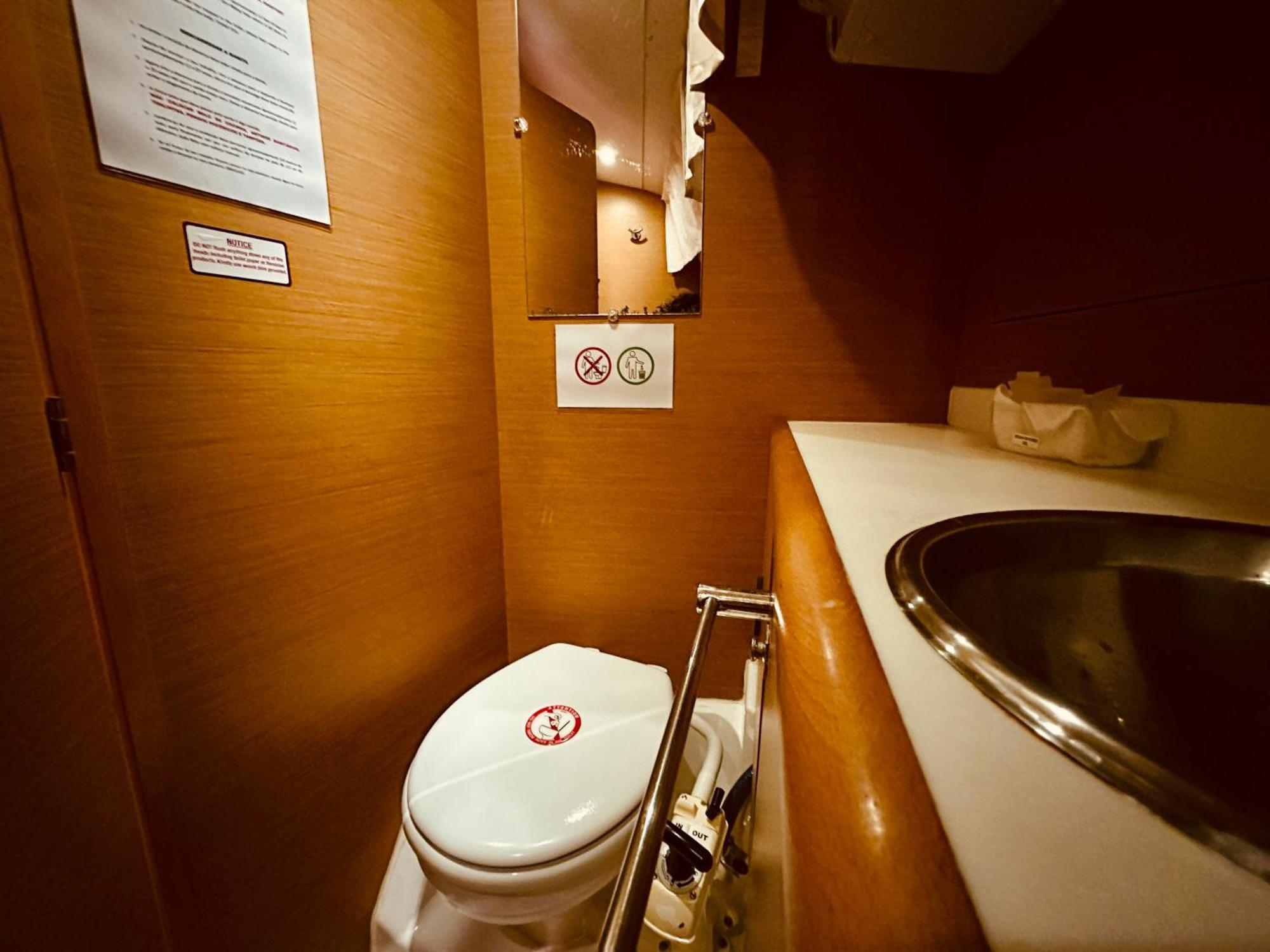 Hotel Sleep Aboard A Modern Sailboat In Oeiras Exteriér fotografie